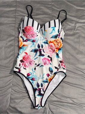 Cupshe White Floral One-Piece Swimsuit with Black Trim size L